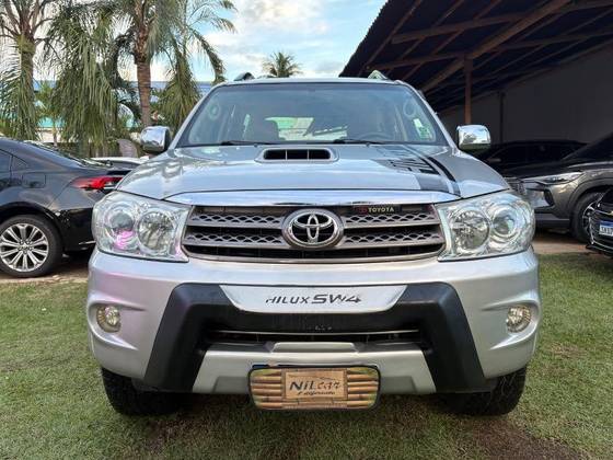 TOYOTA HILUX SW4 3.0 SRV 4X4 16V TURBO INTERCOOLER DIESEL 4P AUTOMÁTICO TOYOTA HILUX SW4 3.0 SRV 4X4 16V TURBO INTERCOOLER DIESEL 4P AUTOMÁTICO